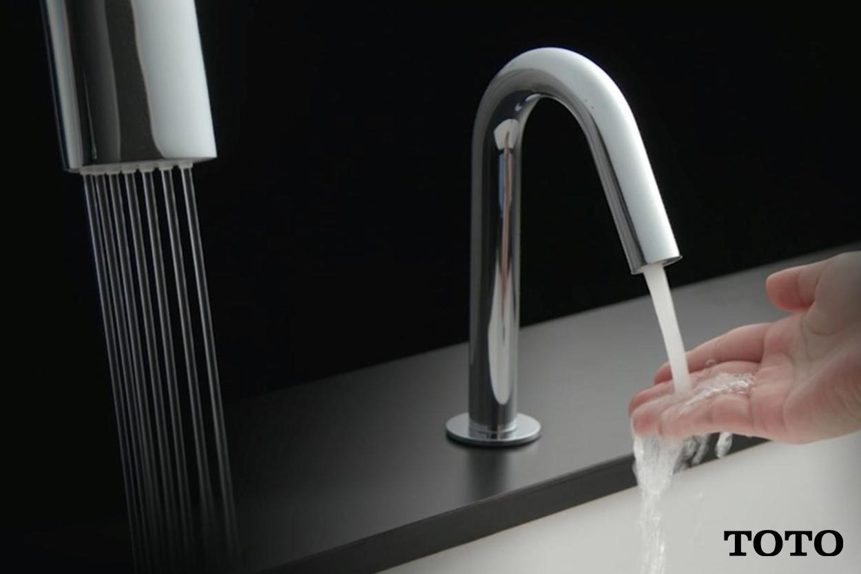 comparing-between-touch-and-touchless-bathroom-faucets